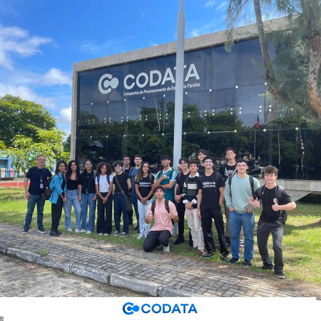 Durante a visita, os alunos do primeiro período do curso tiveram a oportunidade de conhecer de perto a estrutura física da CODATA, seus setores operacionais e administrativos, além dos principais produtos e serviços oferecidos pela Companhia.