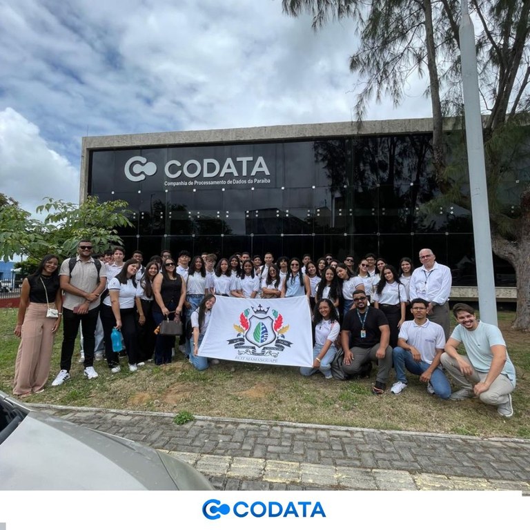 CODATA recebe alunos da ECIT João da Matta Cavalcanti para visita técnica